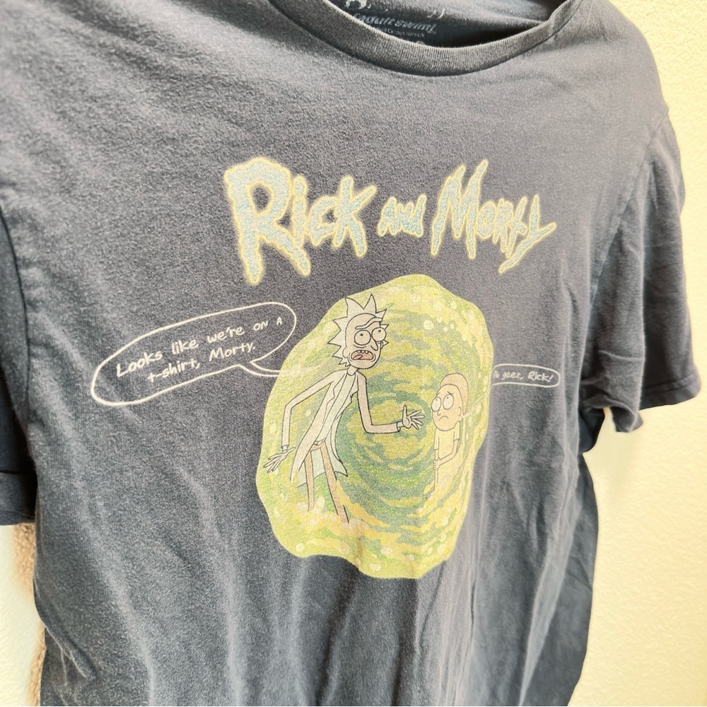 4/$20 Rick and Morty XS Dark Gray Graphic T Shirt Adult Swim 0023 - Picture 3 of 7